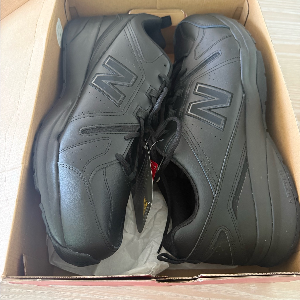 New Balance Men's Black Athletic Lace-Up Walking Shoes